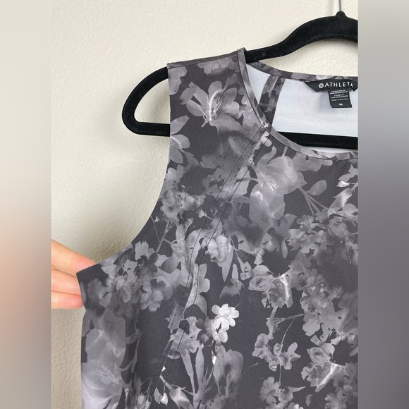 Athleta Women's Medium Zephyr Refined Tank Top Black Lumen Floral Activewear Gym - Picture 5 of 14